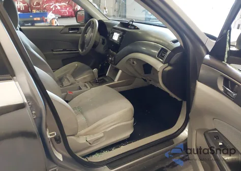 2011 Subaru Forester 2.5X Premium z USA, uszkodzony, nr VIN JF2SHADC2BH739890